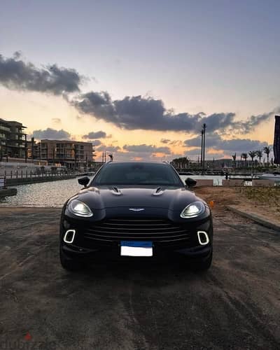 Aston Martin DBX 2023