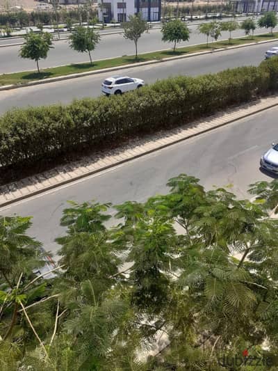90-square-meter furnished apartment for rent in Madinaty (Zone B6), first floor, close to all amenities.