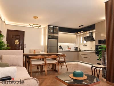 In my city, an apartment of 96 m2 is for sale in cash, overlooking a wide garden.