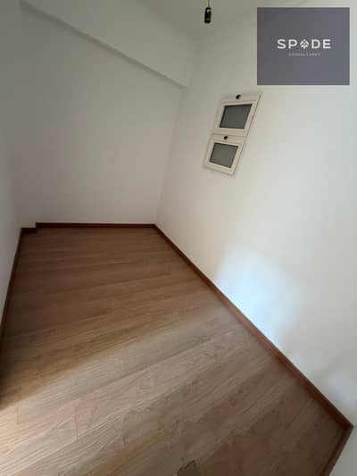شقة  للإيجار في هايد بارك – Hyde Park  مطبخ  تكييفات