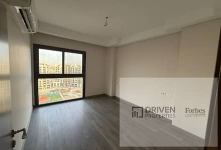 شقة متشطبة بالتكييفات للبيع بالتقسيط في زد ويست الشيخ زايد ابراج زد الجيزه ZED West Sheikh Zayed  ZED Towers
