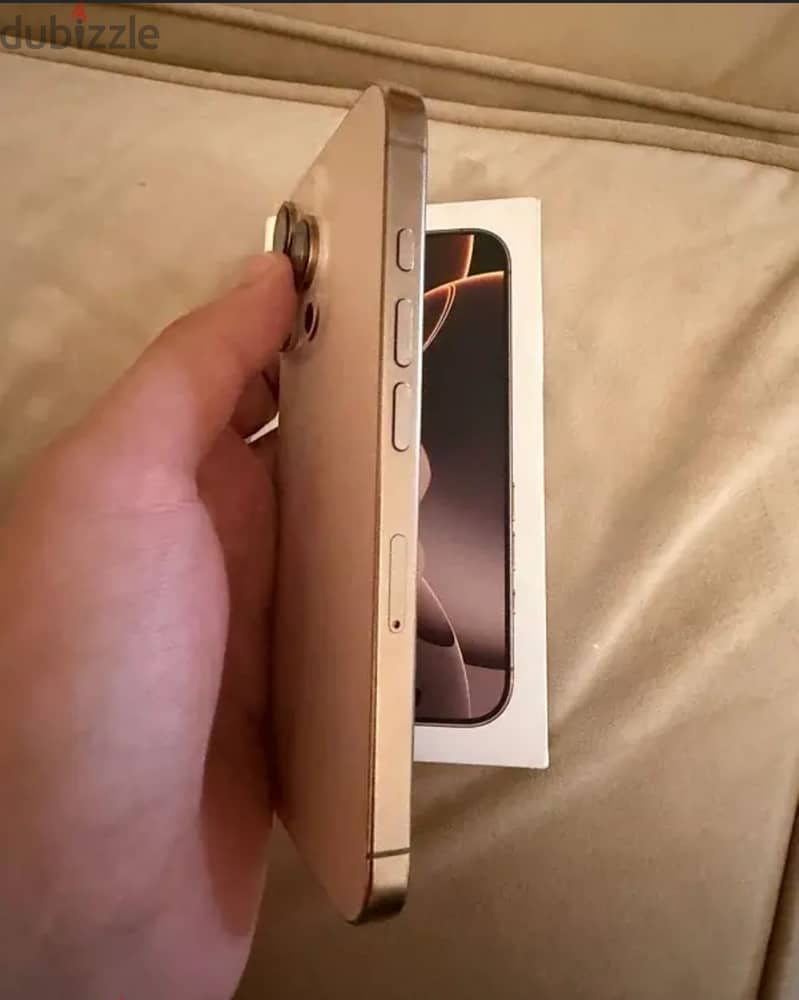 iPhone 16 pro desert titanium 256 2