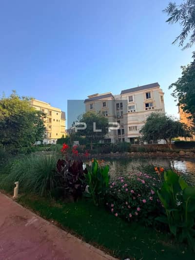 شقه للبيع بسعر لقطه استلام فوري في كمبوند ماونتن فيو هايد بارك  Mountain View Hyde Park