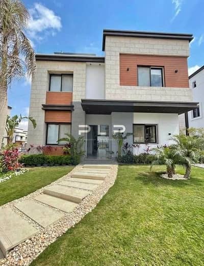 Standalone villa for sale at a bargain price, ready to move in immediately. Prime location with a lagoon view in Azar Compound Standalone villa for sale at a bargain price, ready to move in immediately. Prime location with a lagoon view in Azar Compound