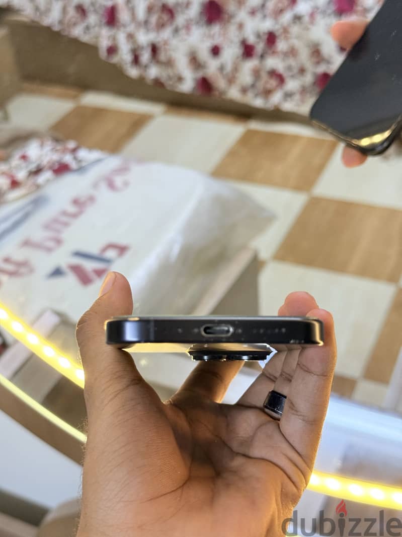 Apple - iPhone 16 Pro 3