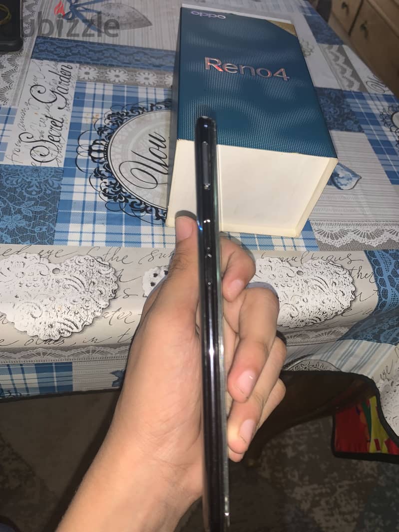 OPPO Reno4 2