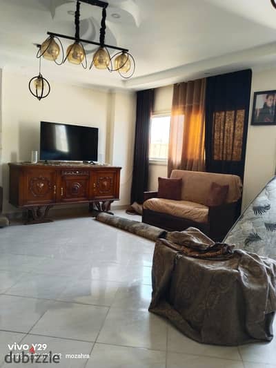 Apartment for sale with high-end (super-lux) finishing, featuring an unobstructed, private view. Area: 160 sqm. Located on Al-Jamiaa Street, Zahraa Na