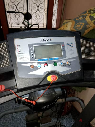 مشاية كهربائية LifeGear متكاملة (6 في 1) بحالة ممتازة للبيع!