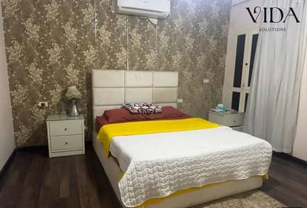 140m 3rd-floor apt for sale in Al-Khamayel, Zayed. Fully furnished with ACs. Paid off & all utilities ready.