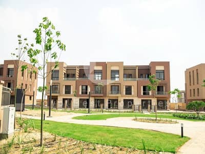 READY TO MOVE BEST PRICE DUPLEX WITH GARDEN FOR SALE AT A PRIME LOCATION DISTRICT 5 NEW CAIRO READY TO MOVE WITH INSTALMENT F