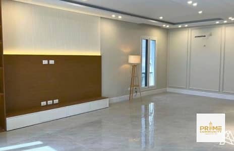 I villa roof 269 sqm Fully finished ultra super lux finished for rent with kitchen without appliances in Mountain view October park