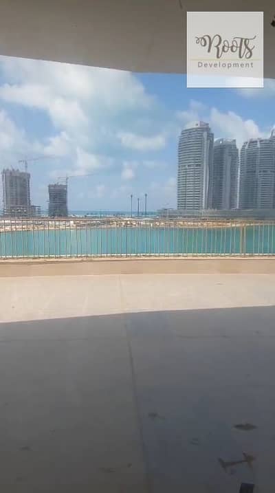 للايجار محل مخصص للمأكولات في موقع متميزفى بالم هيلز  العلمين الجديده  For Rent  over looking  towers and see view in Palm Hills New Alamein