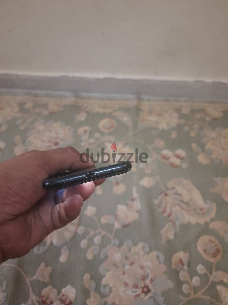 iPhone XR 7