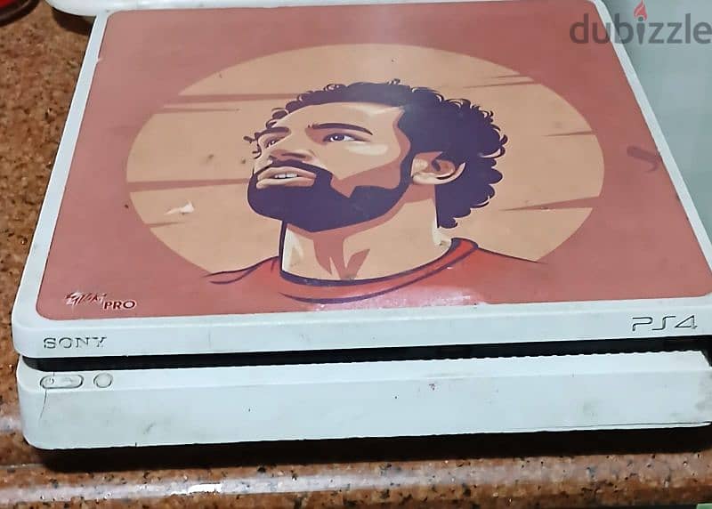 PS4 Slim 1