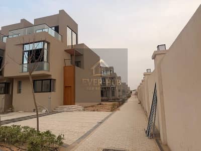 Town Corner Villa for Sale in Privé by Gates | 195 SQM | 3 Beds + Roof | Lagoon View | Immediate Delivery | EGP 13M Down | 5-Year Installments