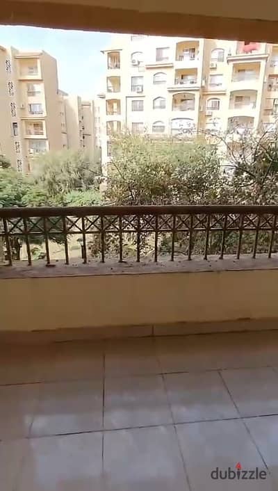 شقه 211 متر للبيع في مدينتي المنطقه الاولى B1تشطيب شركه كلاسيك بالقؤب من جميع الخدمات