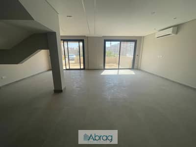 Duplex 255m for rent with a spacious garden in Village West | with air conditioning and kitchen | Sheikh Zayed