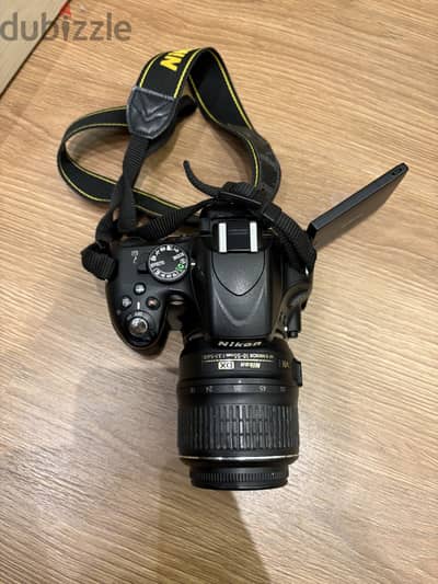 للبيع Nikon D5100 مع عدسة 18-55mm VR
