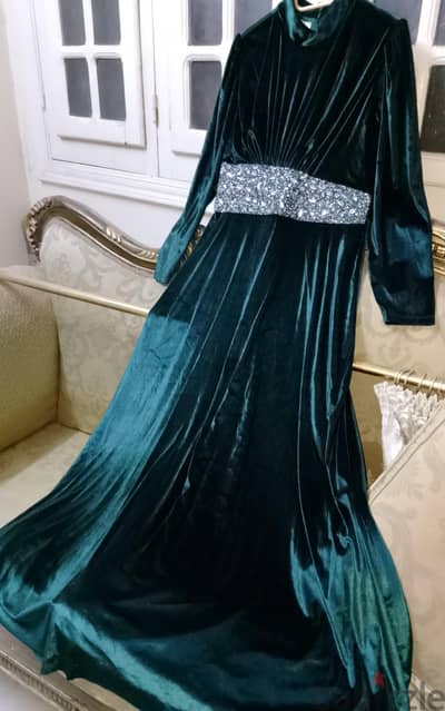 فستان قطيفه كالجديد