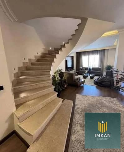 Duplex / 4 rooms / Finished - Prime location, 10-year installments available for sale in Sodic East Compound - New Heliopolis - Cairo. Apartment for s