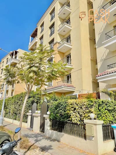 With the longest installment period, you can own your apartment with private garden in Sarai Compound, located directly on Suez Road.