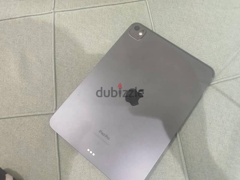 iPad m4 3