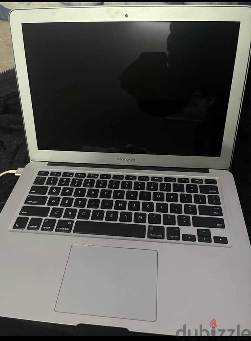 Macbook air 2017 13 inch 1