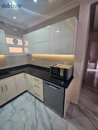 Furnished apartment in Al Rehab 1, near restaurants.