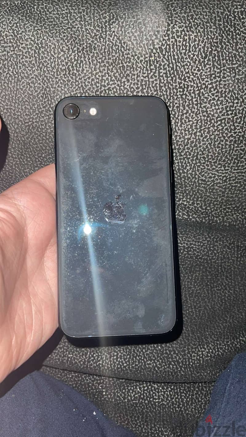 iPhone SE 2 3