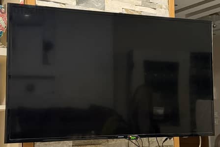 شة Samsung Smart TV 48 بوصة