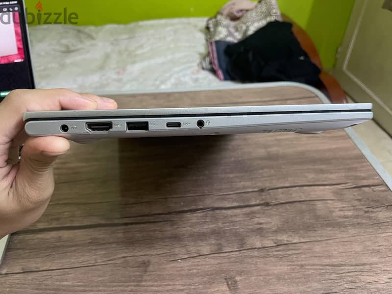 ASUS VivoBook 3