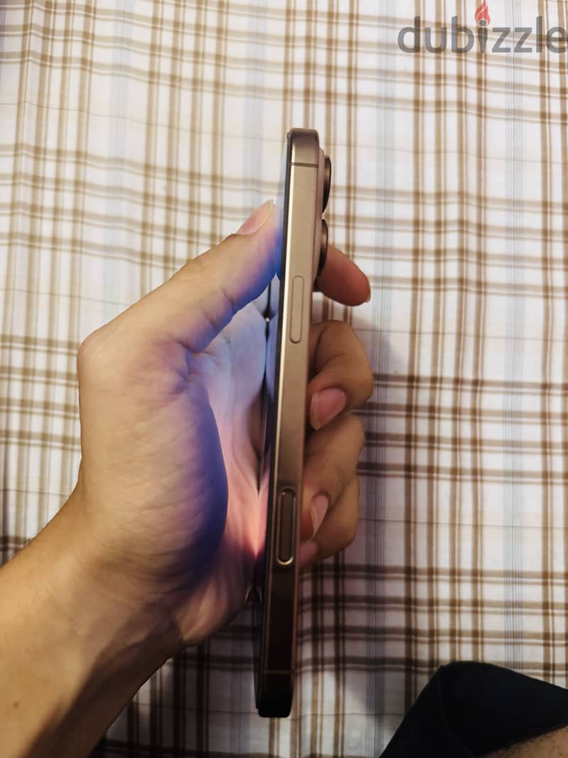 Apple - iPhone 16 Pro Max 3