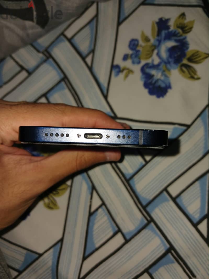 Apple - iPhone 12 4