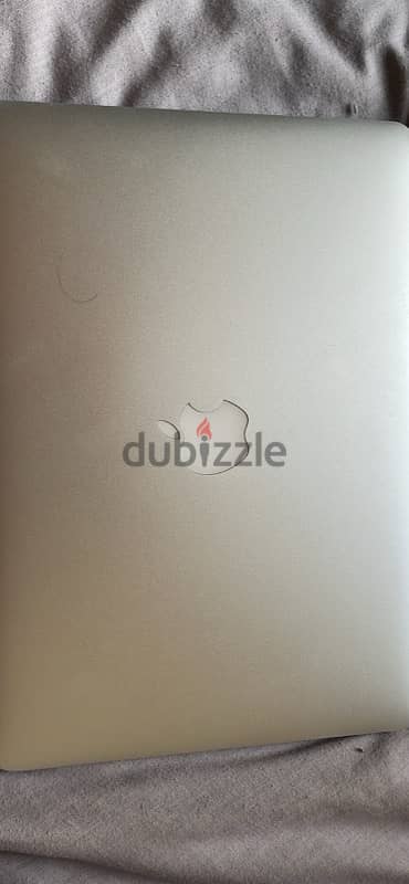 Apple macbook air 13’ 2017 with box and charger