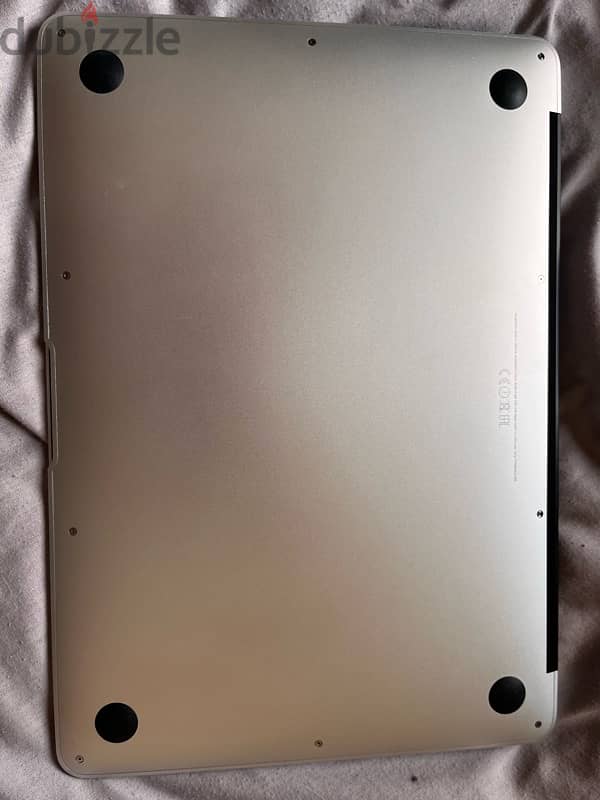 Apple macbook air 13’ 2017 with box and charger 1