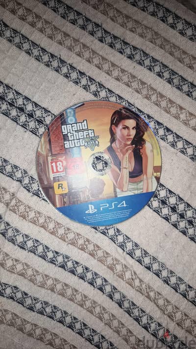 اسطوانه gta 5 بدون علبه بس بحاله ممتازه