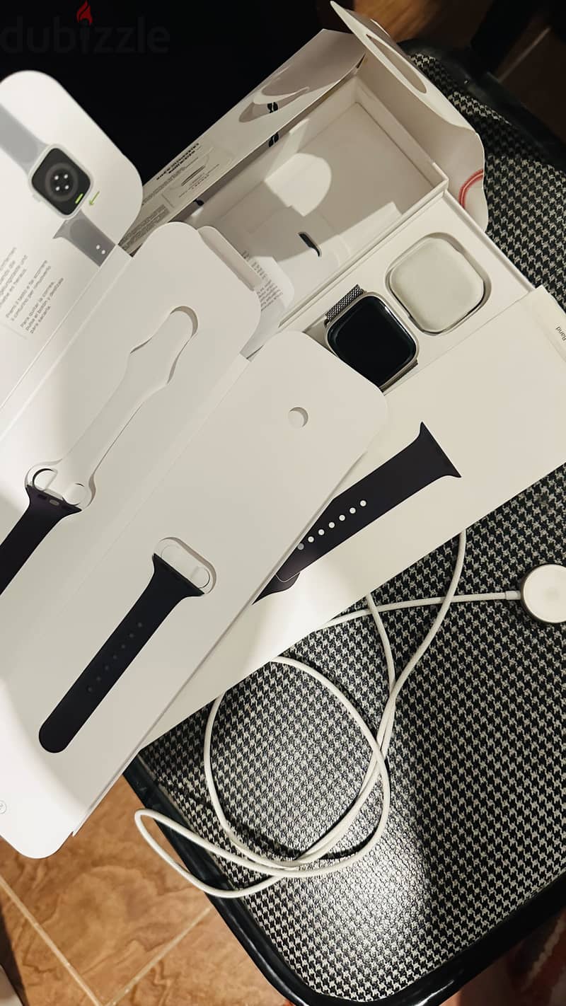 Silver apple watch for sale 2