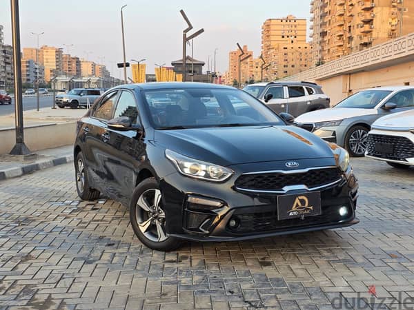 للبيع جراند سيراتو 2019 فبريكه بالكامل  بصمه