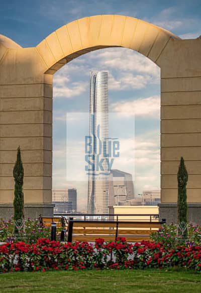 Take delivery within 6 months of a spacious 199m² apartment featuring a private garden and "Super Lux" finishing. Located in one of the New Administra