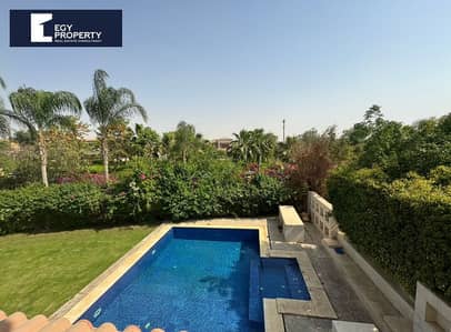 فيلا بحمام سباحة للبيع في ليك فيو - القاهرة الجديدة  | إطلالة Landscape & Waterfeature