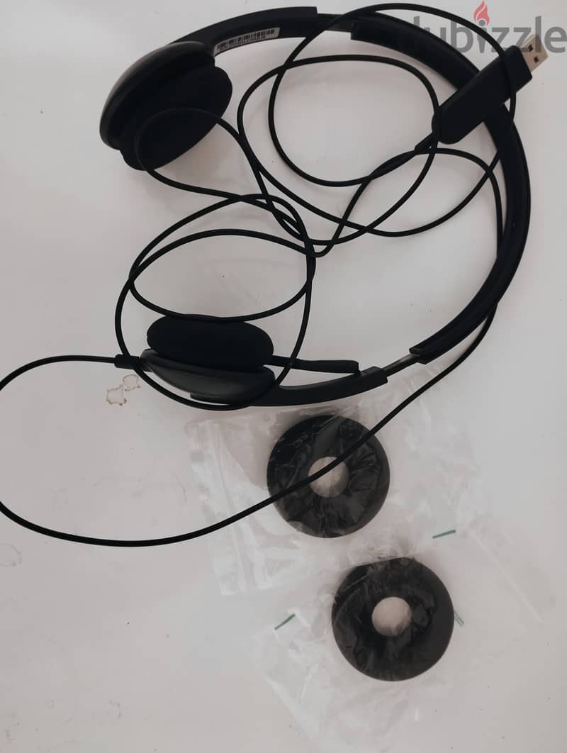 Logitech H340 headset 1