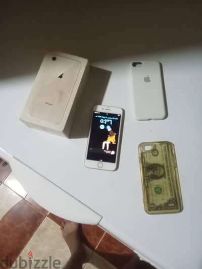 آبل - آيفون 8