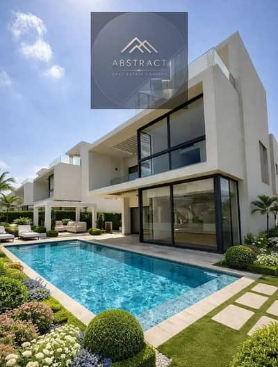استلام فوري! فيلا كورنر Fully Finished + Pool بالتكييفات فيو Vip بقلب التجمع بالقرب من ميفيدا وبالم هيلز و ماونتن فيو دقائق  من AUC في Fifth Square