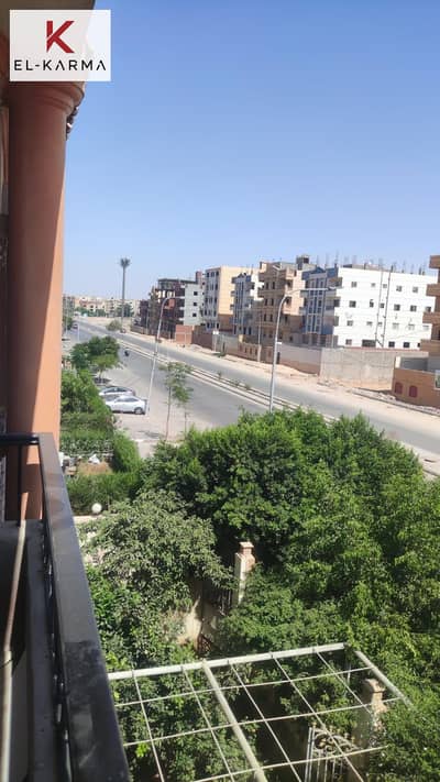 شقة للبيع في  شارع الزهور الرئيسي  فى مدينة العبور