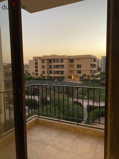 شقه متشطبه في أول مدينه سويسريه فى مصر فى O West  بالقرب من New Giza و Golf Views