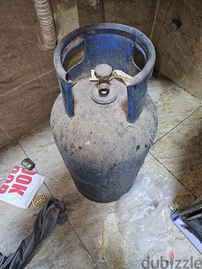 أسطوانة غاز ممنزلية (سعة 12.5 كجم) جديدة ممتلئة