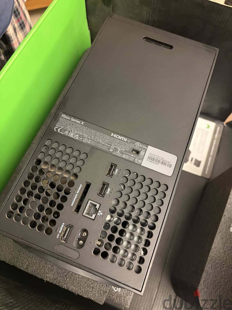 Xbox series X almost Brand New 3