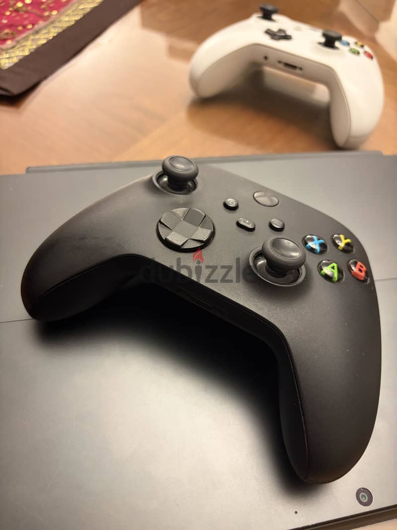 Xbox series X almost Brand New 4