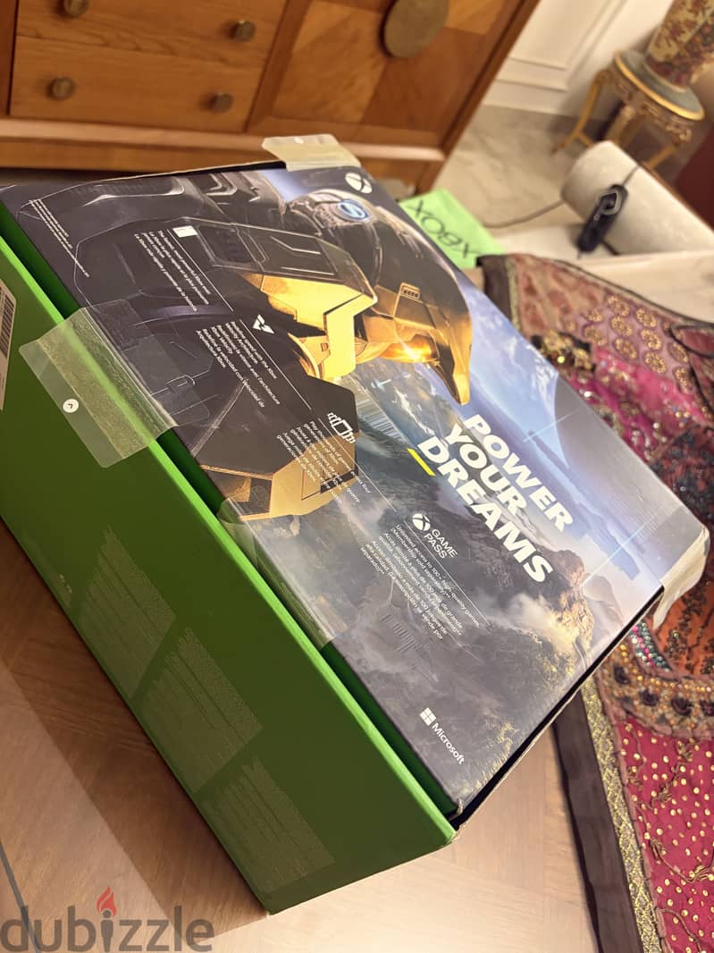 Xbox series X almost Brand New 6