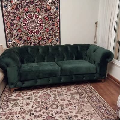 كنبه ملوكي لقطه استعمال بسيط جدا مع ٢ برجير